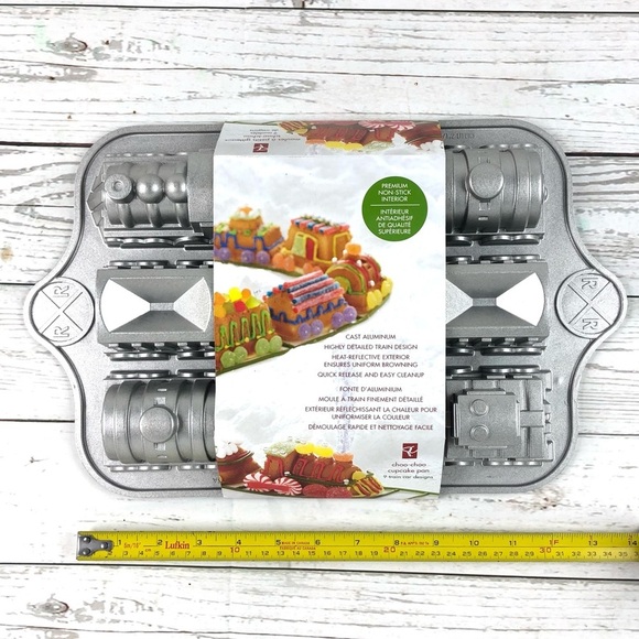 TRAIN cake pan, NWT - Picture 1 of 4